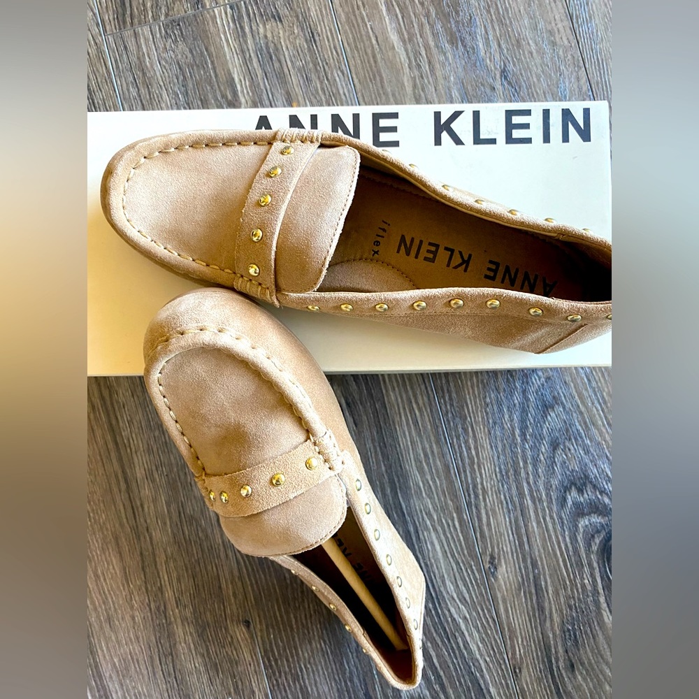 NWT Studded Suede Beige Loafers